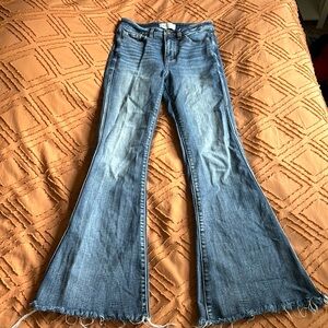 BKE BILlIE jeans slim fit high rise super flare good condition size 26x31 1/2
